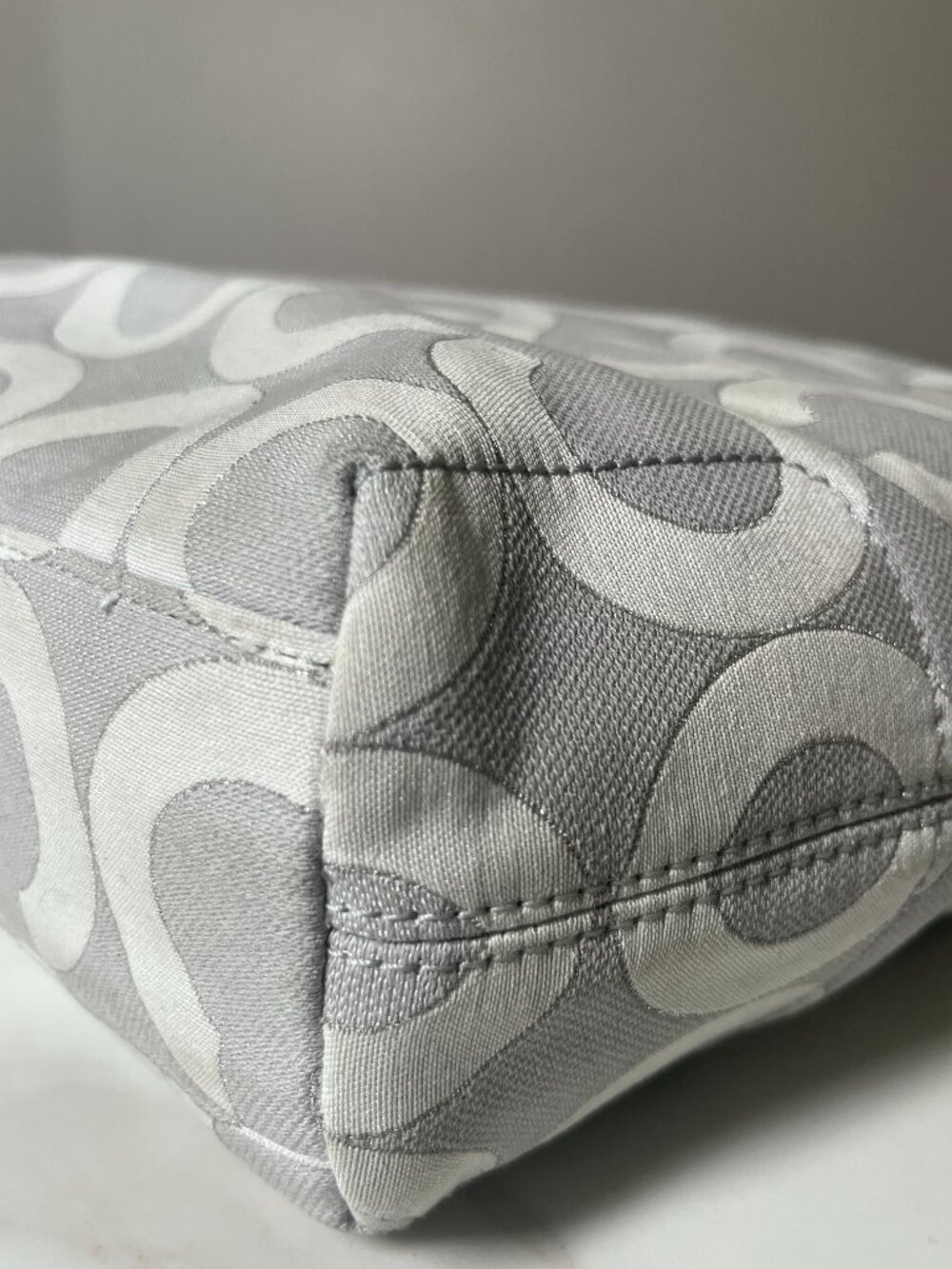 Coach Audrey Op Art Signature Tote 17035 Gray White Jacquard Patent Leather Bag - Picture 10 of 15